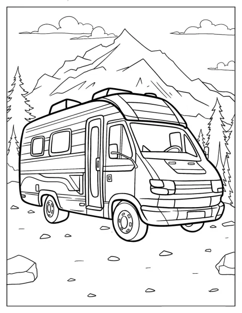 Vor einer Bergkulisse steht ein Wohnmobil zwischen hohen Bäumen im Wald.