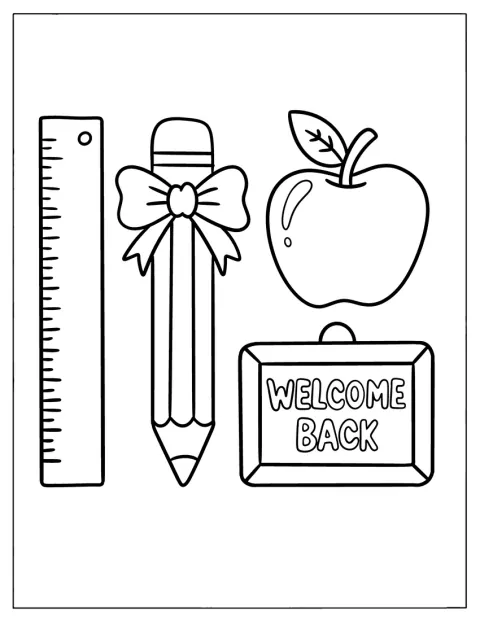 Ein Lineal, ein Bleistift und ein Apfel liegen vor einer Schultafel.