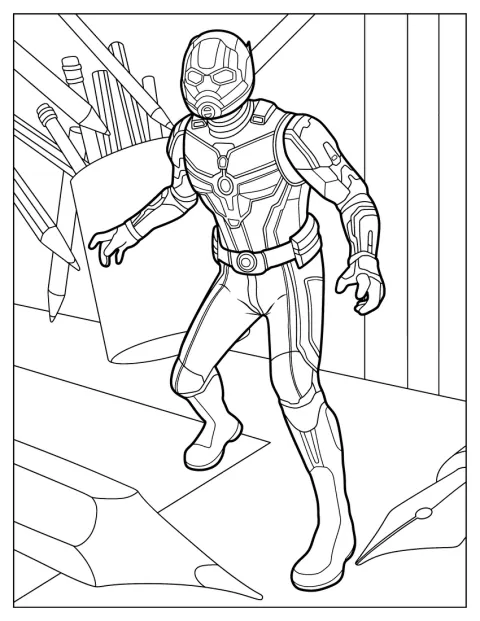 Pieni Ant-Man seisoo pöydän päällä.