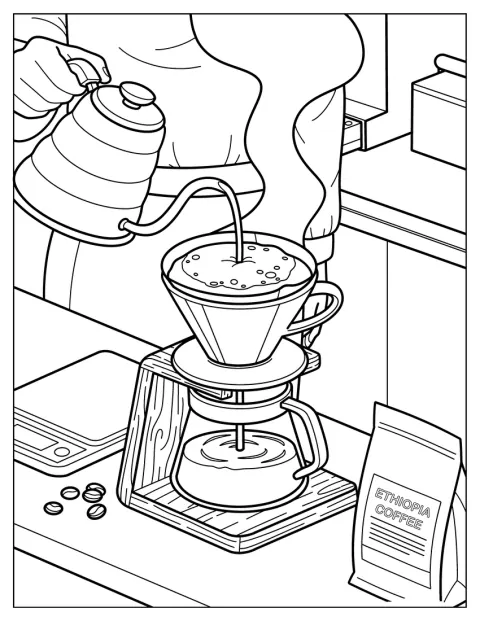 Une bouilloire à col de cygne verse de l’eau sur le café moulu.