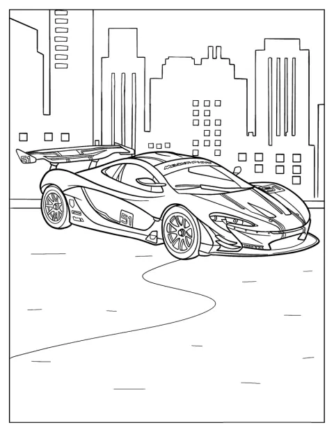 La McLaren P1 GTR è inquadrata di profilo, mettendo in risalto la sua forma sportiva.
