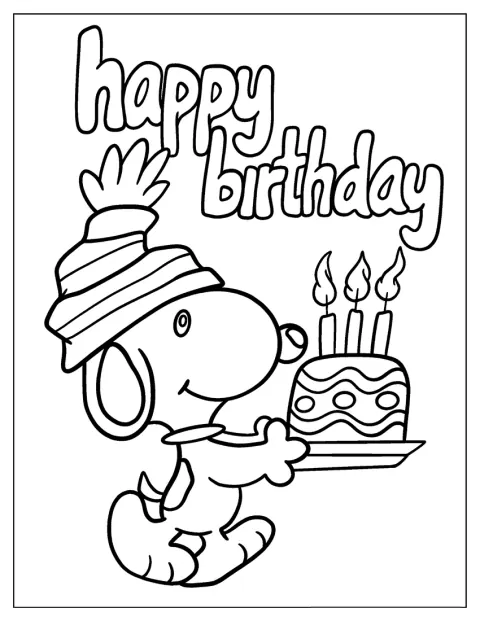 Snoopy sonríe junto a una tarta de cumpleaños.