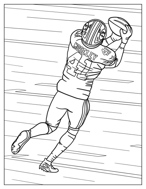 Ein Wide Receiver wartet auf dem Footballfeld auf den Pass.