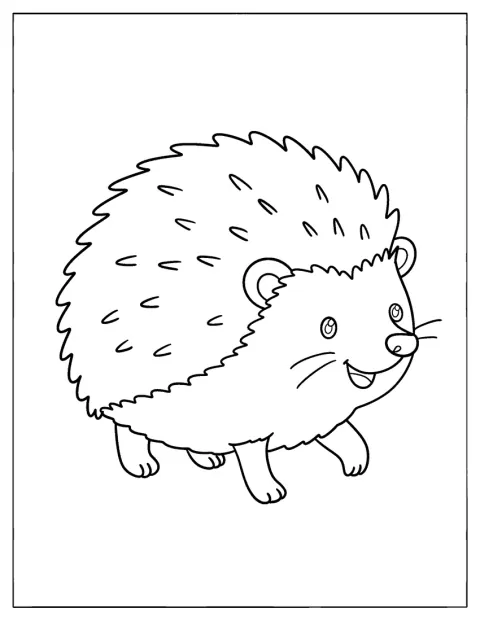 Ein kleiner Igel läuft mit fröhlichem Gesicht über den Boden.