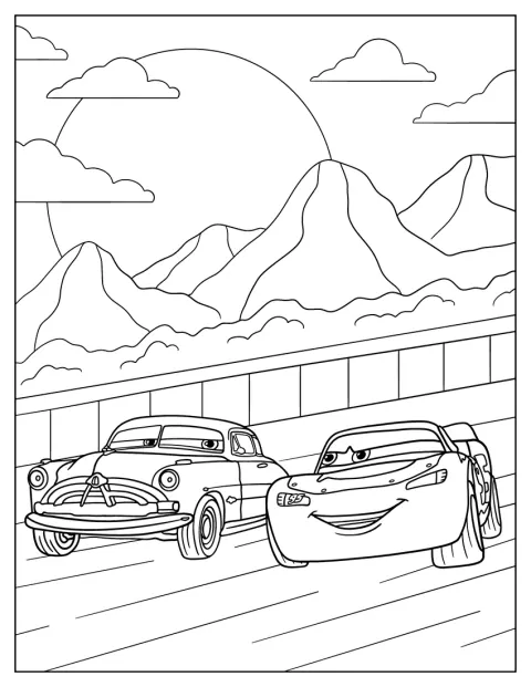 Blixten McQueen står bredvid Doc Hudson.