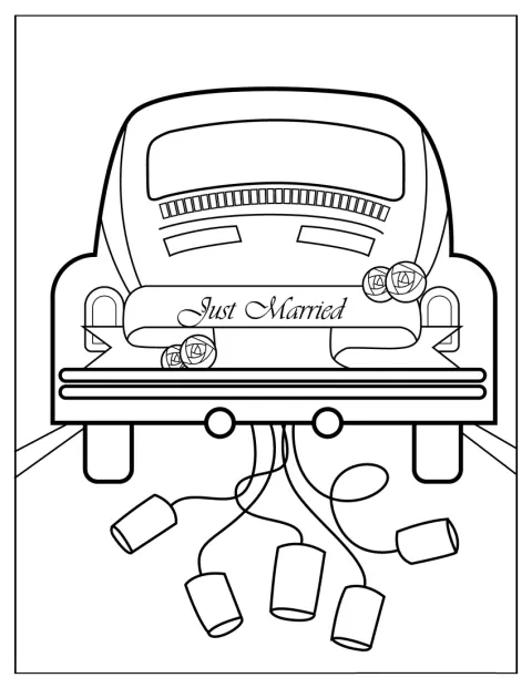 Un coche decorado espera para llevarse a los recién casados.