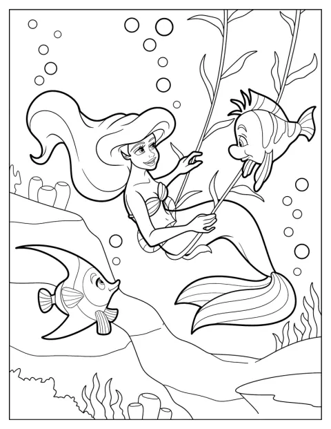 Ariel e Flounder nadam juntos debaixo de água.