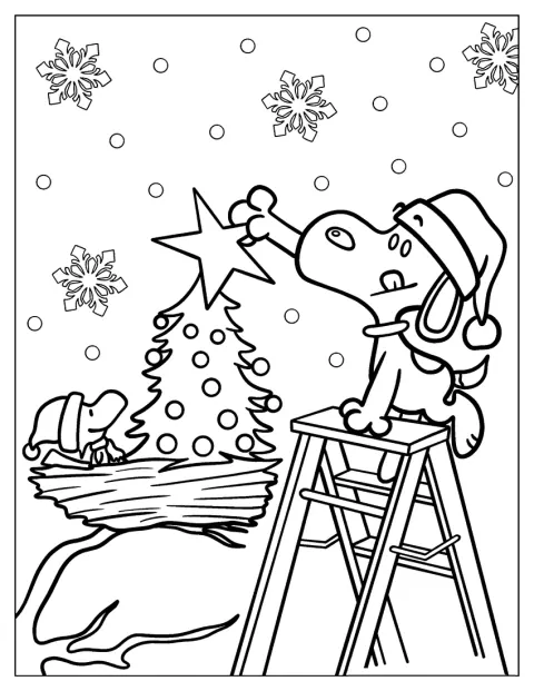 Snoopy e Woodstock addobbano insieme un albero di Natale.