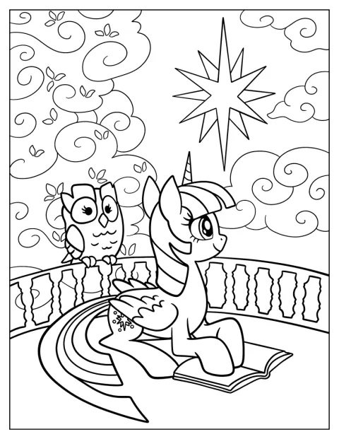 Twilight Sparkle czyta książkę, siedząc na balkonie.
