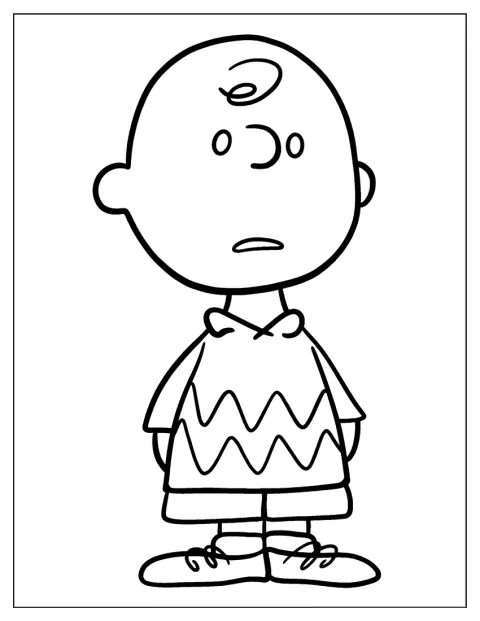 Charlie Brown aparece de pie con su sencilla camiseta de zigzag.