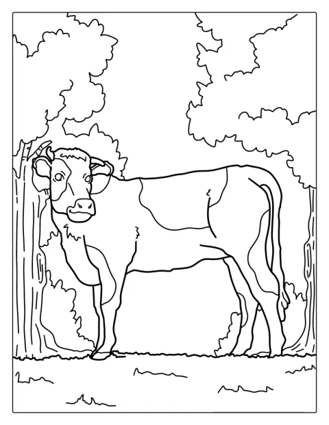 Uma vaca sorridente está de pé numa clareira da floresta.